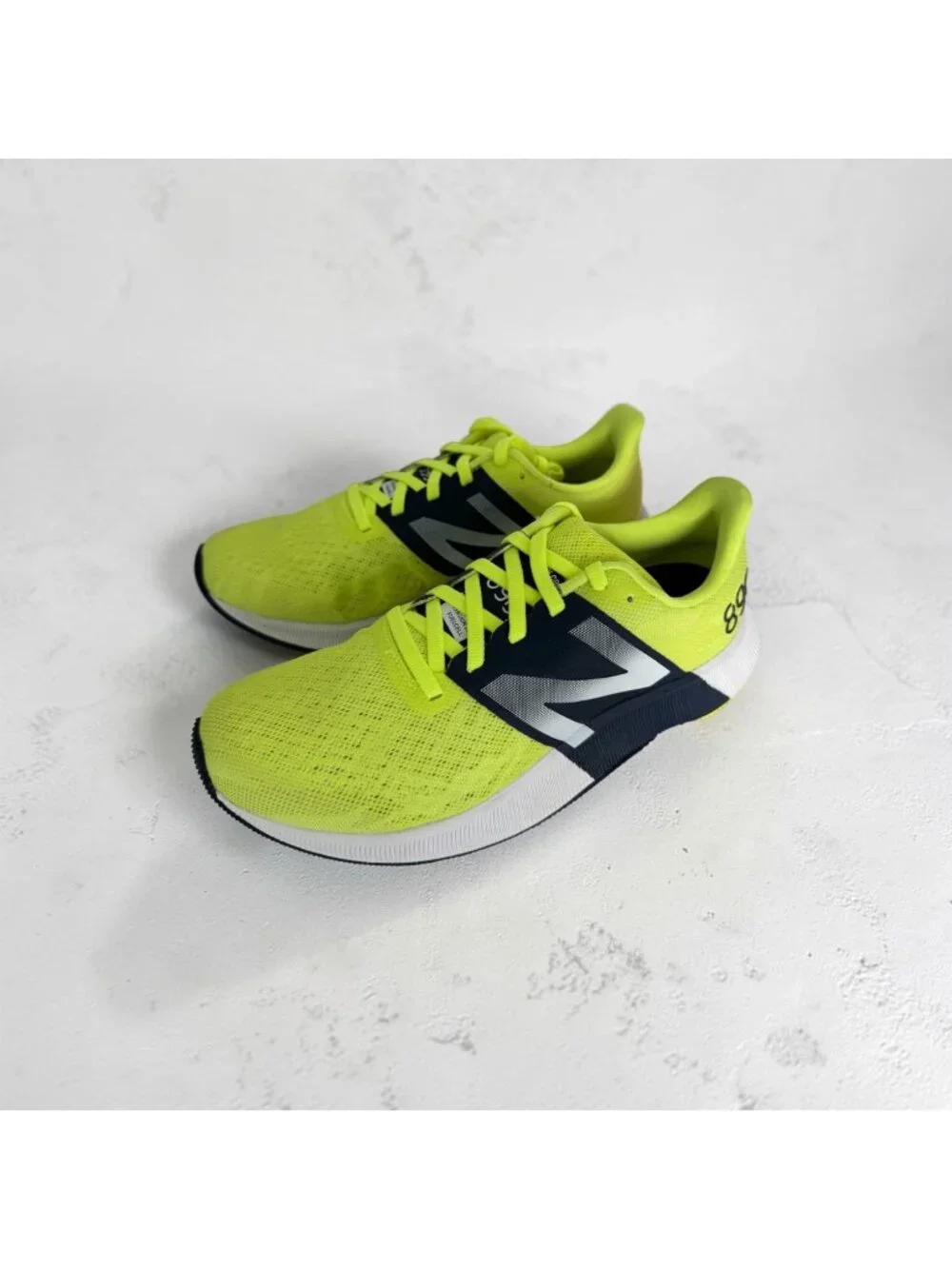 NIB New Balance 890 V8 Running Sneakers Womens US 7.5 EU 38 Vibrant Lemon Slush